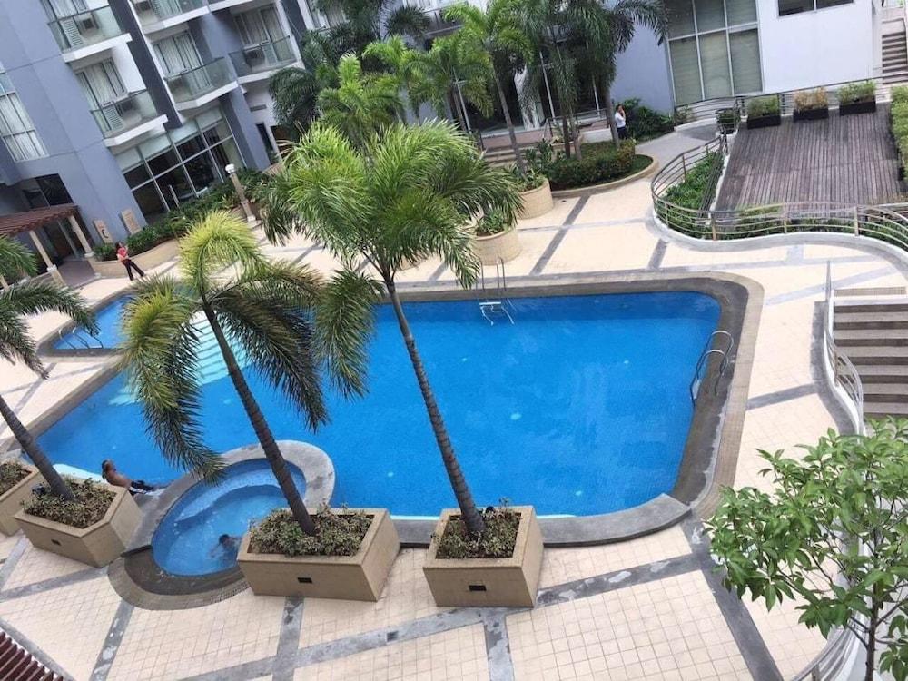 One Palm Tree Apartments Manila Exterior photo